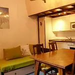 Apartment Grand Roc.1 *